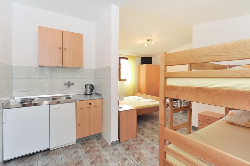 Apartments Marta Стариград-Паклениця Номер фото